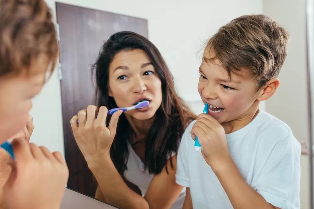 7 Tips Mengajarkan Anak Menyikat Gigi dengan Benar