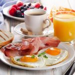 7 Tips Sarapan Bernutrisi yang Cocok Buat Anak dan Keluarga