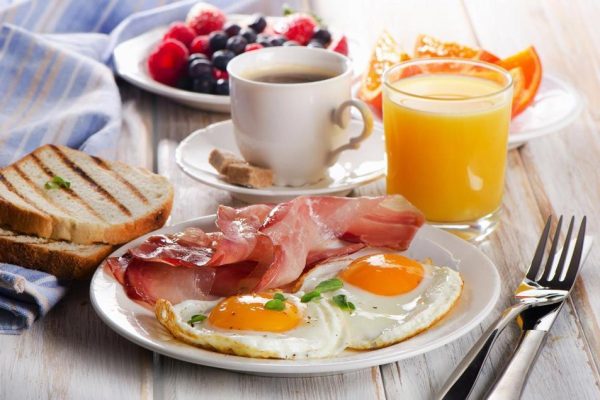 7 Tips Sarapan Bernutrisi yang Cocok Buat Anak dan Keluarga