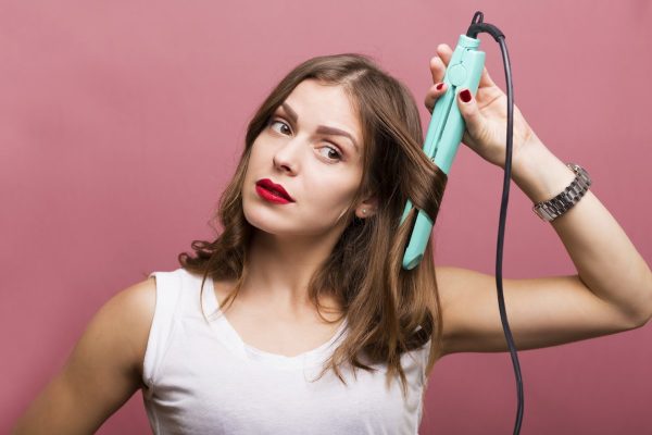 10 Tips Rambut Tetap Lembut Meski Sering Menggunakan Alat Panas