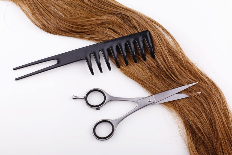 Cara Mencegah Rambut Bercabang dengan 6 Tips Praktis