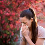 7 Tips Aman Beraktivitas di Luar Saat Pollen Tinggi