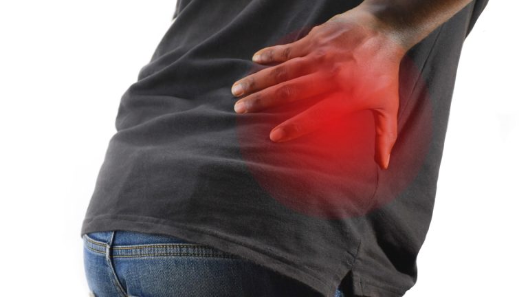 5 Kebiasaan Buruk yang Diam-diam Merusak Pinggang