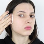 10 Cara Membersihkan Makeup di Area Dagu dengan Benar