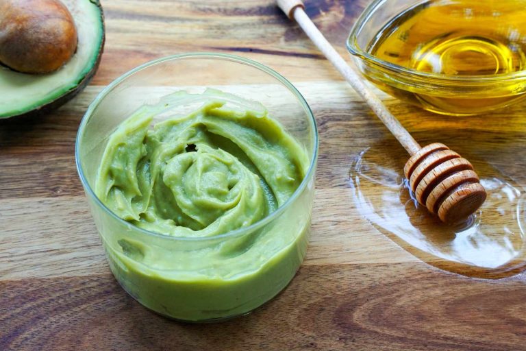 10 Rekomendasi Masker Rambut Alami Buatan Rumah