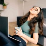7 Kebiasaan Buruk yang Bikin Leher Cepat Capek