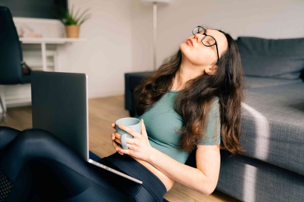 7 Kebiasaan Buruk yang Bikin Leher Cepat Capek 7 Kebiasaan Buruk yang Bikin Leher Cepat Capek