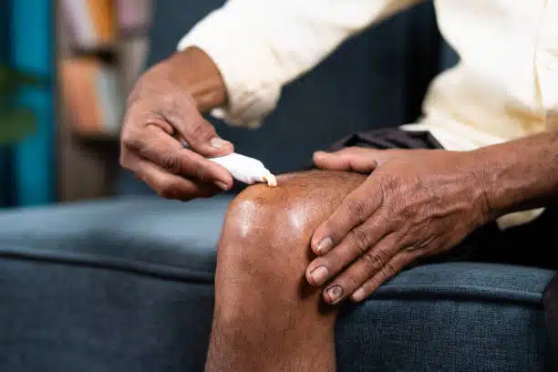 5 Cara Mengurangi Nyeri Lutut Tanpa Obat